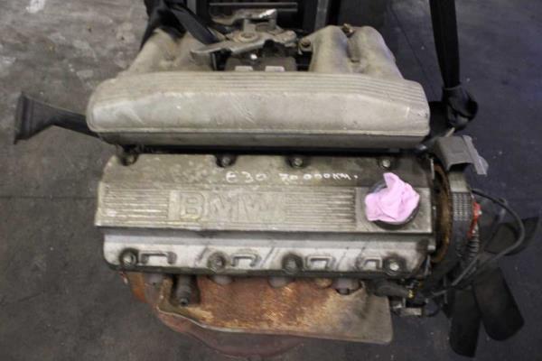 MOTEUR BMW E30 / E36 1.6 ESSENCE ( 4CYLINDRES ) CODE M40B16 / 164E1 - Vue 1